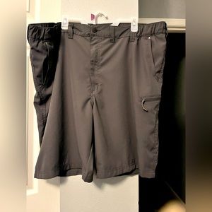 Men’s Wrangler Cargo Shorts Size 46 waist 10” inseam